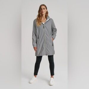 C.RO Hooded Reflective Rain Jacket E1152RN-249 Spring 2024 Gray Women’s size 4